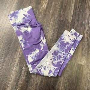 Purple Tie-Dye Scrunchy Butt Leggings